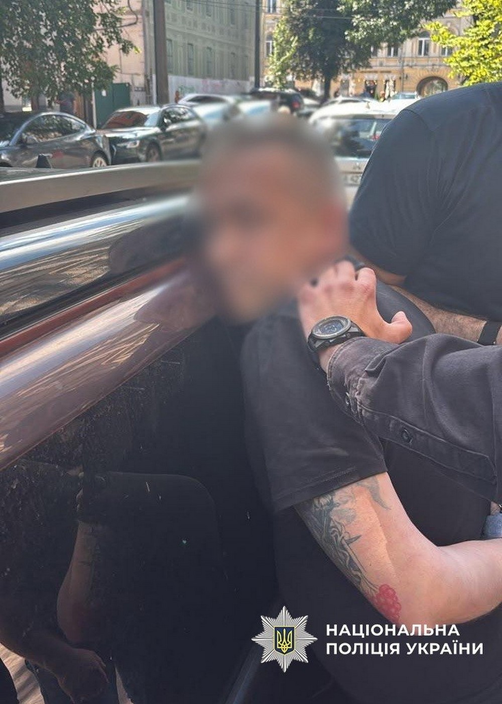 Моторошне вбивство братів з Калинівки, що на Київщині, сколихнуло усе українське суспільство. Злочин активно оговорюють у мережі – адже у його скоєнні підозрюються військовослужбовці. Моторошне вбивство братів з Калинівки, що на Київщині, сколихнуло усе українське суспільство. Злочин активно оговорюють у мережі – адже у його скоєнні підозрюються військовослужбовці.