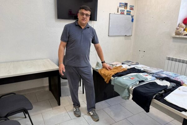 Гуманітарна допомога ВПО у Чернівцях: відкрили реєстрацію на отримання нового одягу