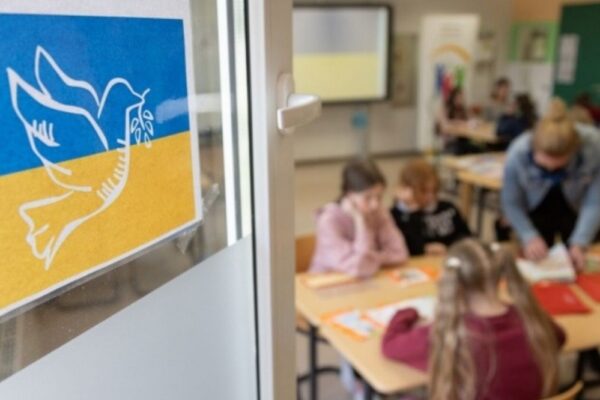 Родини з Дніпропетровщини за кордоном можуть скористатися оновленим освітнім порталом 2
