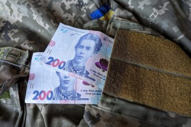 Одноразова грошова допомога ветеранам від 832 тисяч до 1,3 млн: хто має право, чи реально швидко отримати, як це зробити