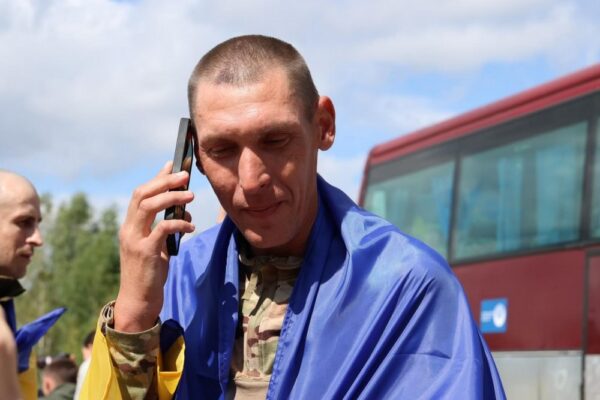 Сьогодні 103 українські воїни повертаються додому з російського полону