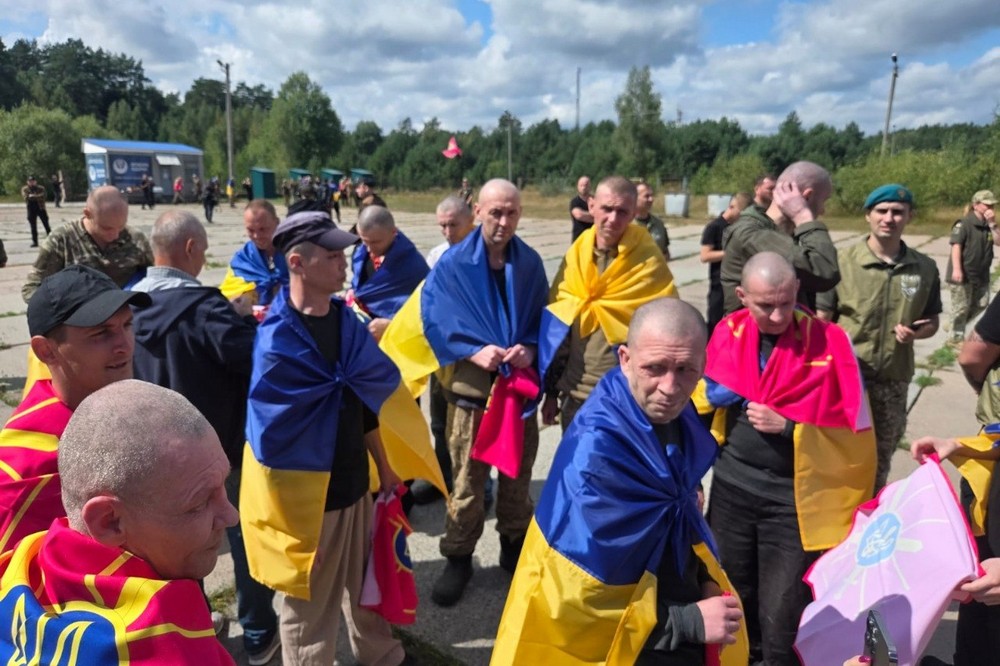 103 українські воїни повертаються додому з російського полону: фото 103 українські воїни повертаються додому з російського полону: фото