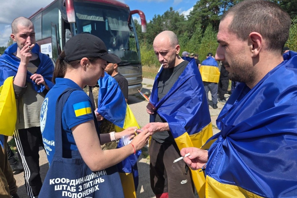103 українські воїни повертаються додому з російського полону: фото 103 українські воїни повертаються додому з російського полону: фото