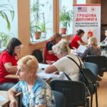 Грошова допомога від Червоного Хреста: 12 300 грн кожному члену домогосподарства – хто отримує, куди звертатися