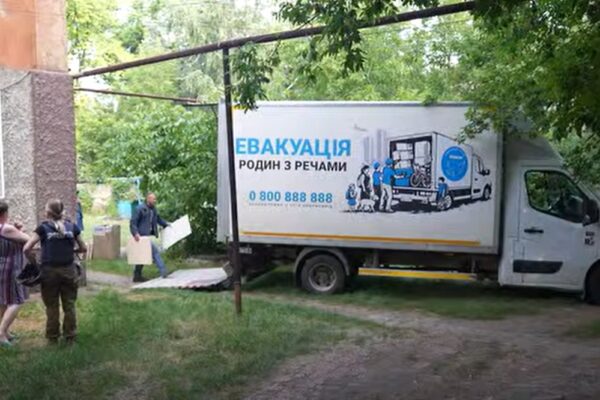 Евакуація з речами: «Проліска» допомагає родинам виїхати з прифронтових міст (відео)