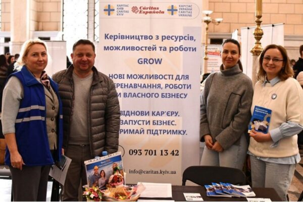 Безоплатні індивідуальні консультації з фінансових, юридичних питань та стосовно працевлаштування – хто і як може отримати
