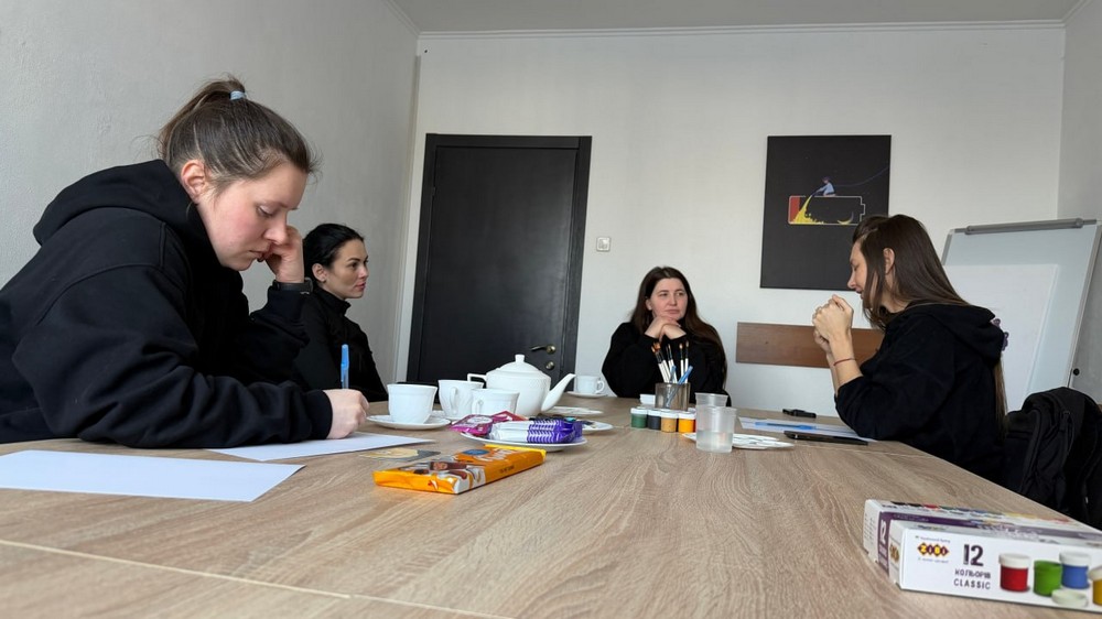Різнобічна допомога переселенцям у Києві від волонтерської спілки «Поруч»: що і як можна отримати