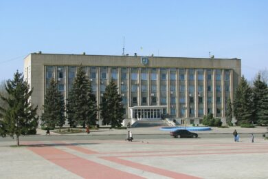 Врегульовано роботу місцевих рад в умовах воєнного стану: коли мають створюватися військові адміністрації