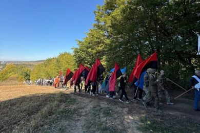 Зв’язкова Романа Шухевича Марія Римик: на Бережанщині освятили меморіальну композицію