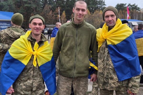Серед них є ті, кого вважали загиблими: відбувся обмін полоненими - 270 українців вдома! (фото)