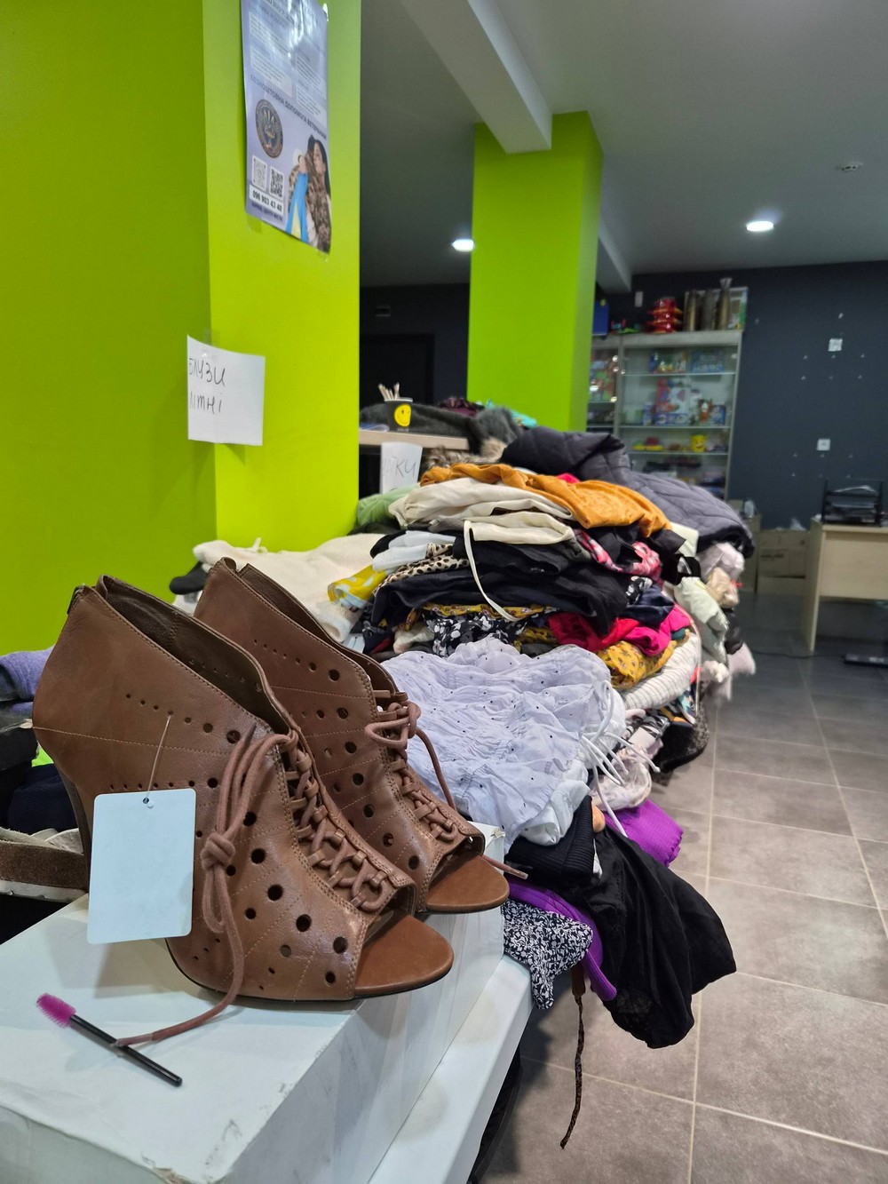З 26 жовтня розпочинається видача одягу і взуття гарної якості на всі пори року: де можна отримати безкоштовно