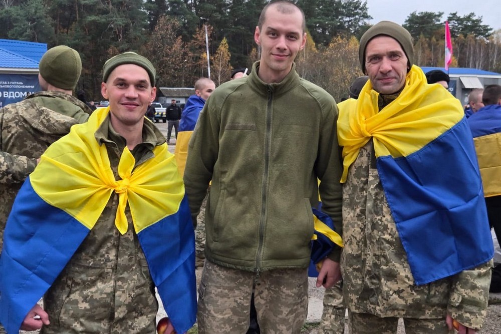 Відбувся обмін полоненими 23 жовтня 2026 року. 270 українців вдома. Серед них є ті, кого вважали загиблими. (3) Відбувся обмін полоненими 23 жовтня 2026 року. 270 українців вдома. Серед них є ті, кого вважали загиблими. (3)
