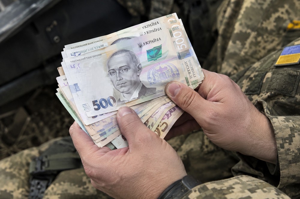 Зарплати військовим в Україні 2