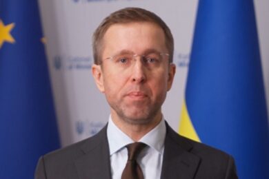 Робота бізнесу під час повітряних тривог: Уряд знову оновлює правила – заява Прем’єр-міністра